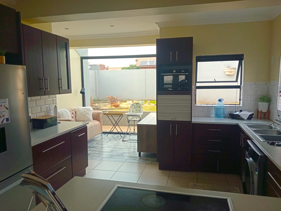 4 Bedroom Property for Sale in Strelitzia Park Eastern Cape